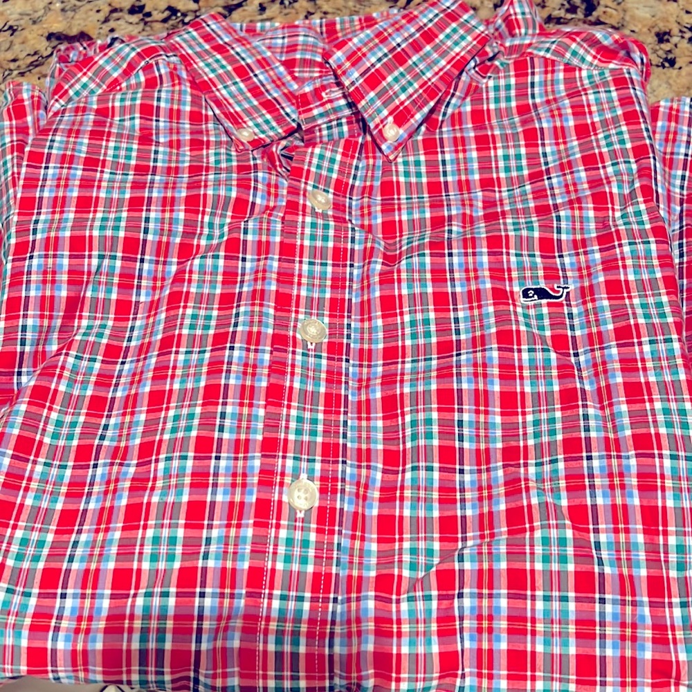 Vineyard Vines Slim Fit men’s whale shirt. Size M